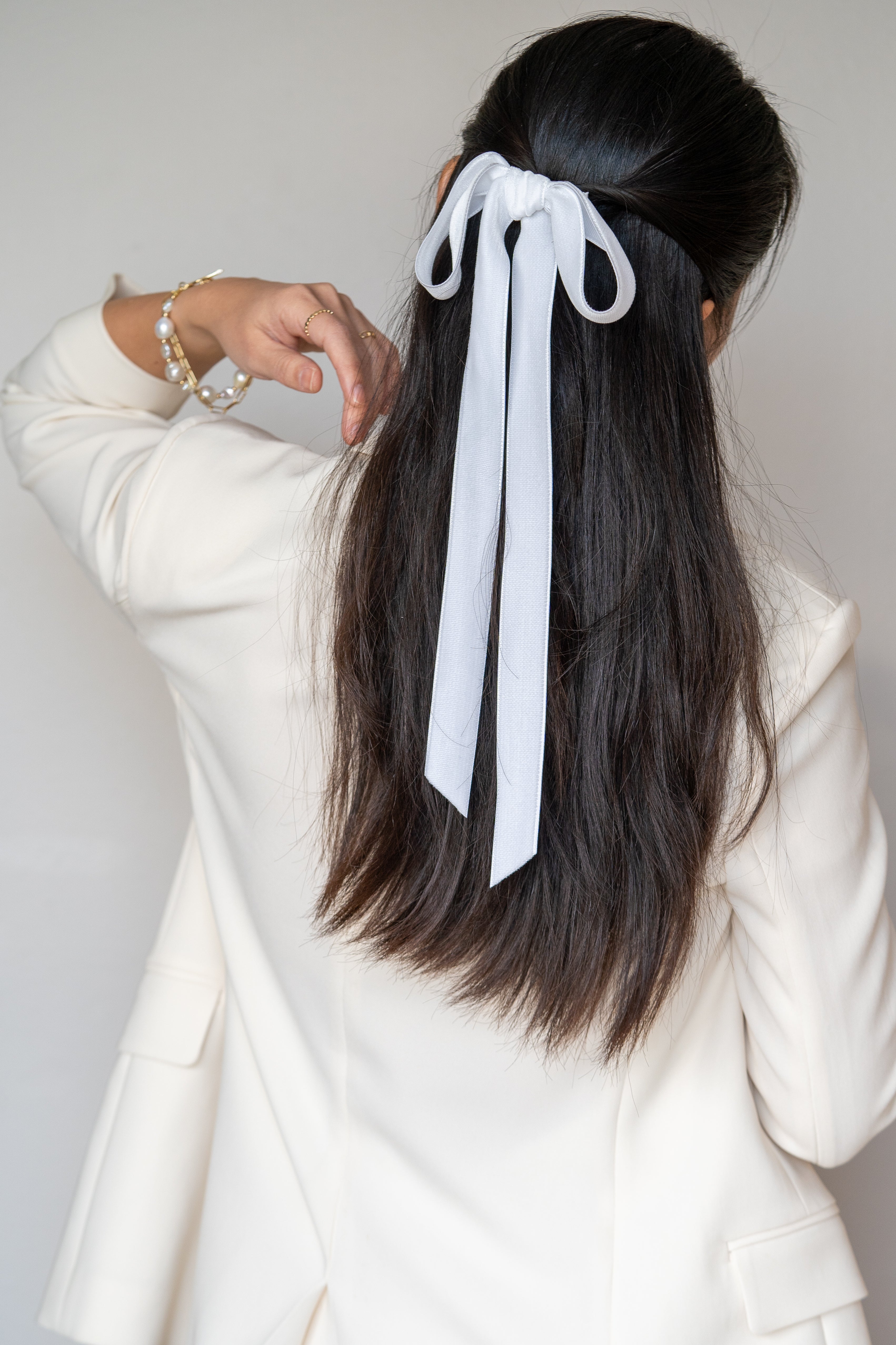 Slim Velvet Emma Bow