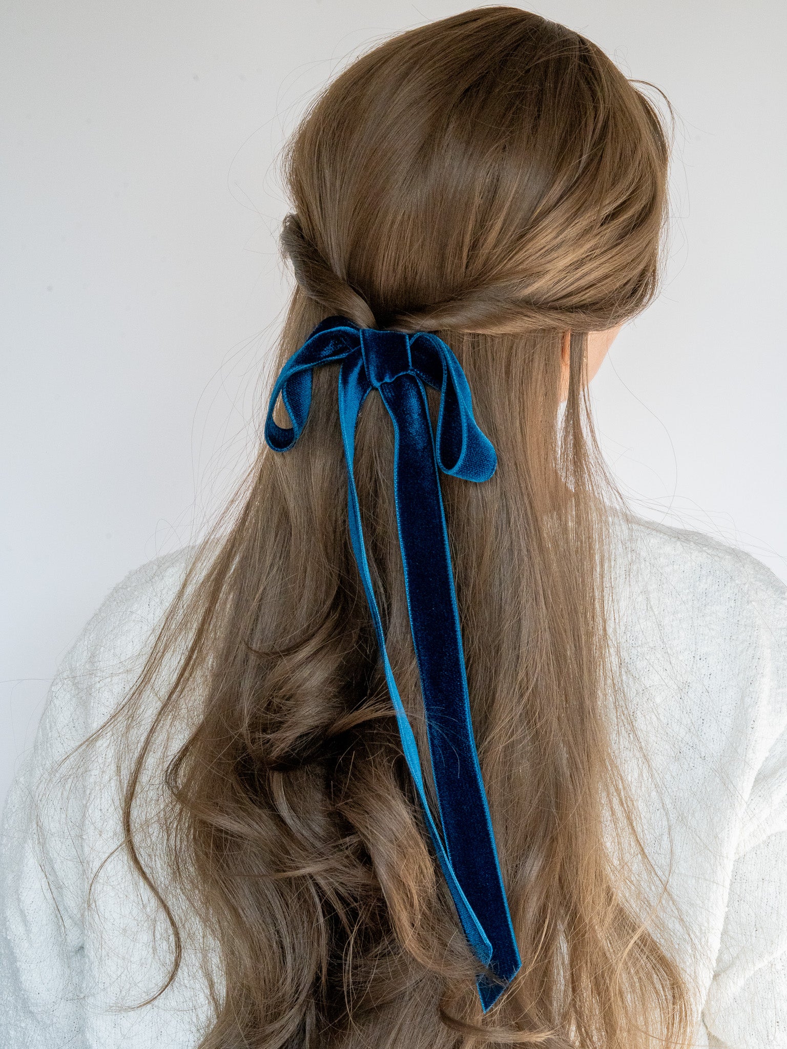 Slim Velvet Emma Bow