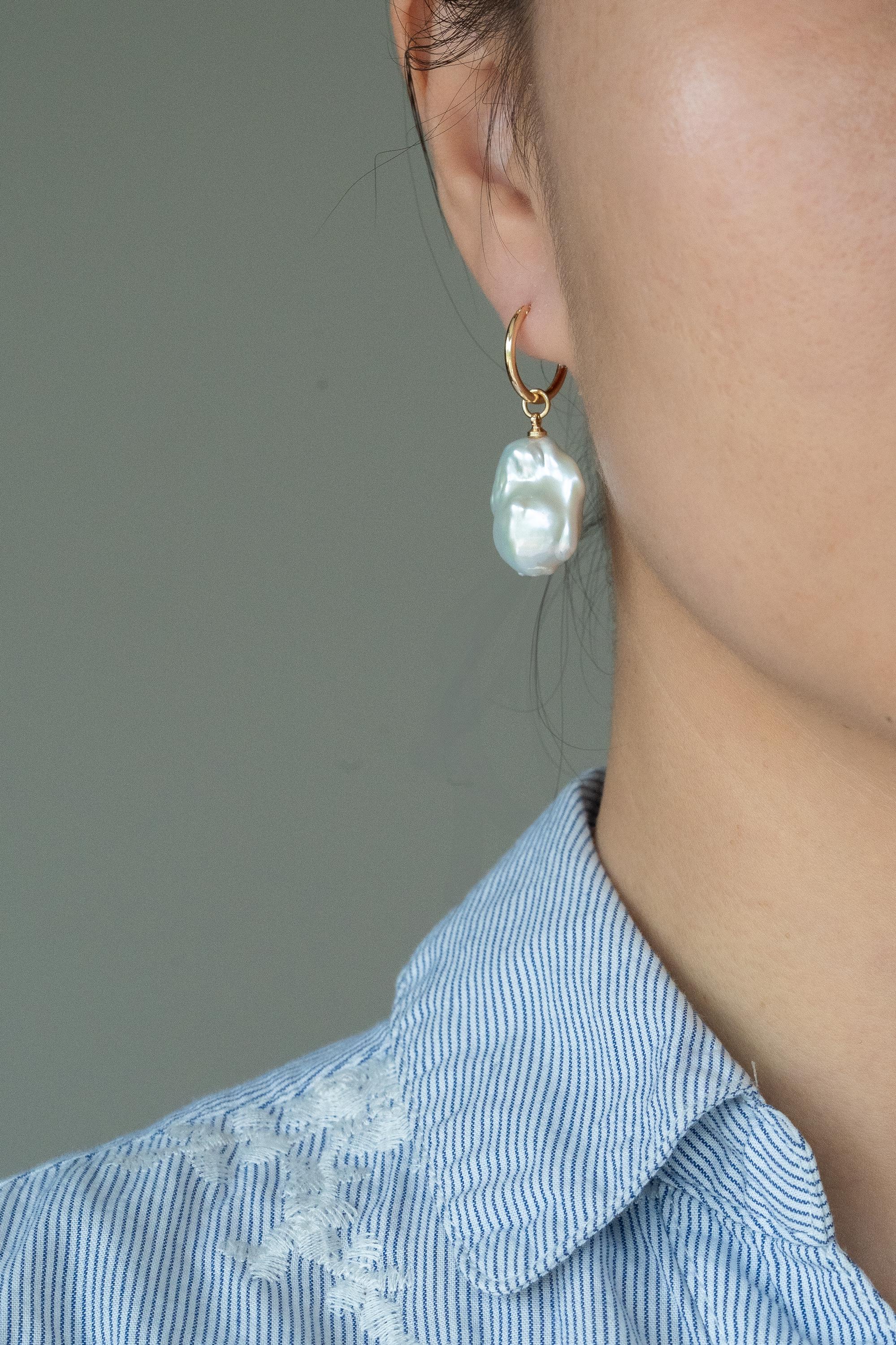 Clio Hoop with Baroque Charm